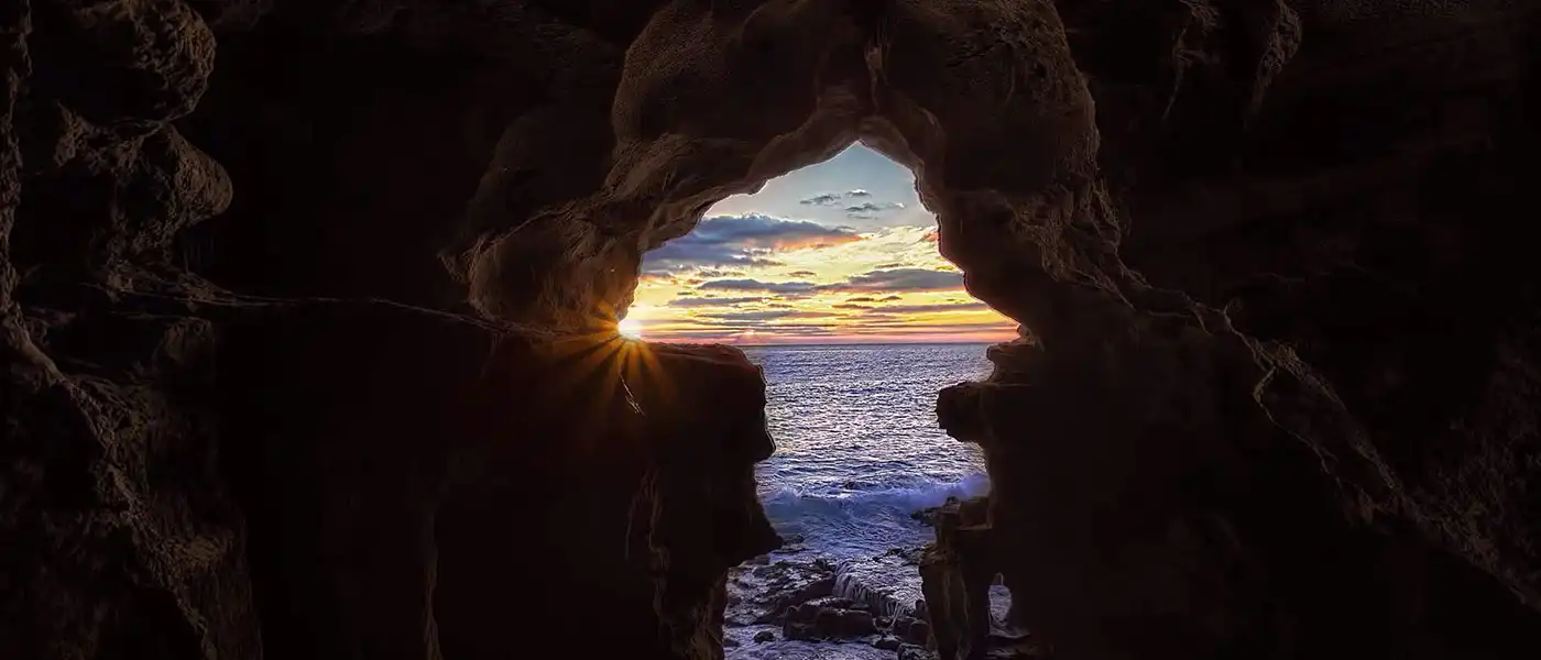 What to do in Morocco - Cave of Hercules - Day trip to Tangier from Tarifa - Tour of Tangier